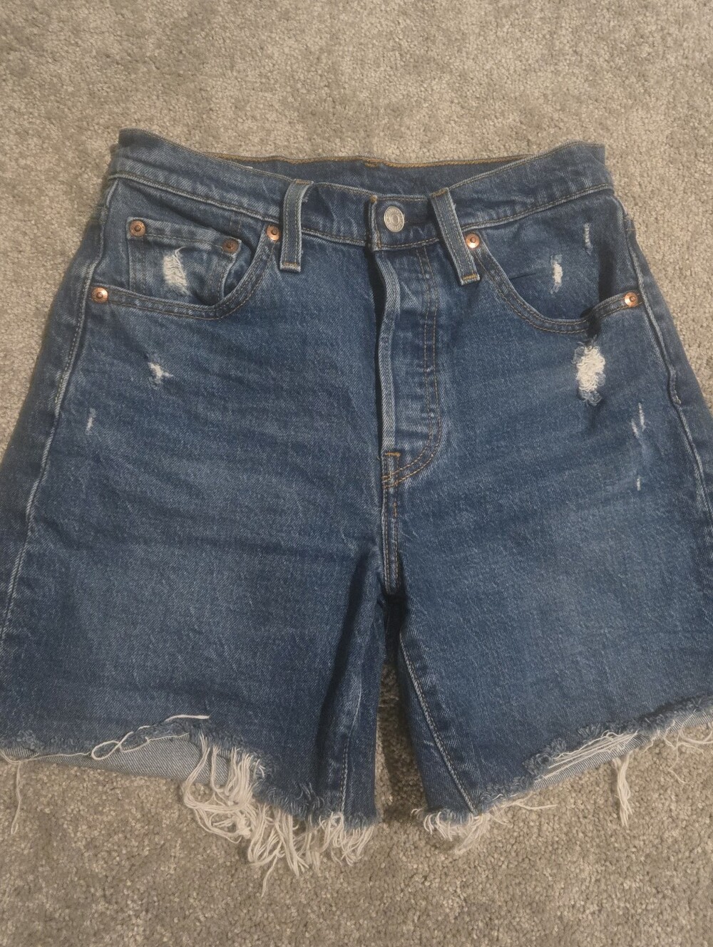 β¨οΈLevi's Premium 501 Original High Rise Distressed Cutoff Denim Shortsβ¨οΈ